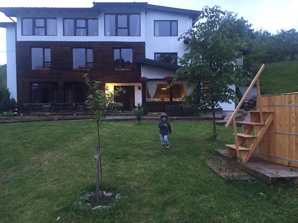 Pensiunea Talhaus Viseu de Sus Bagian luar foto