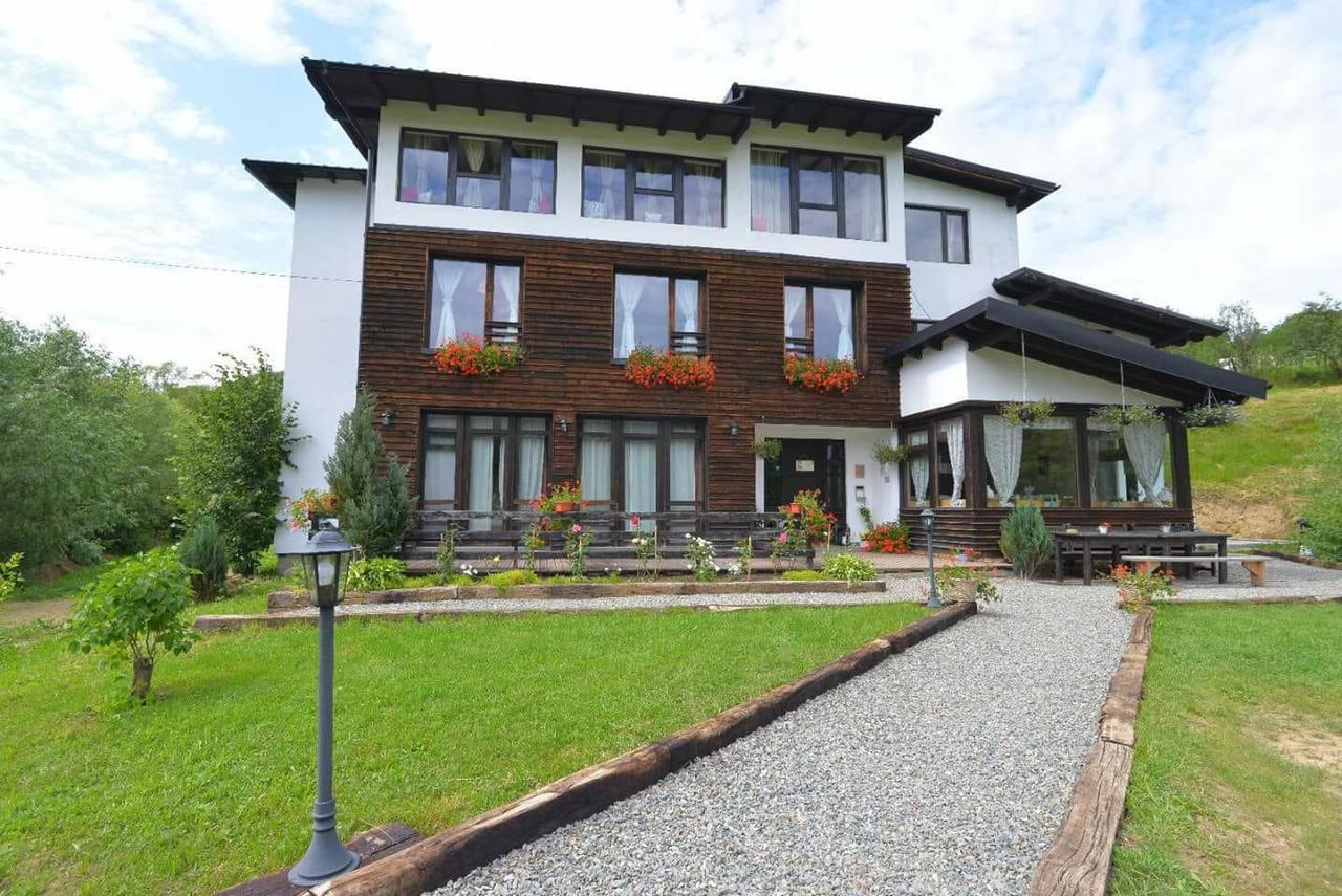 Pensiunea Talhaus Viseu de Sus Bagian luar foto